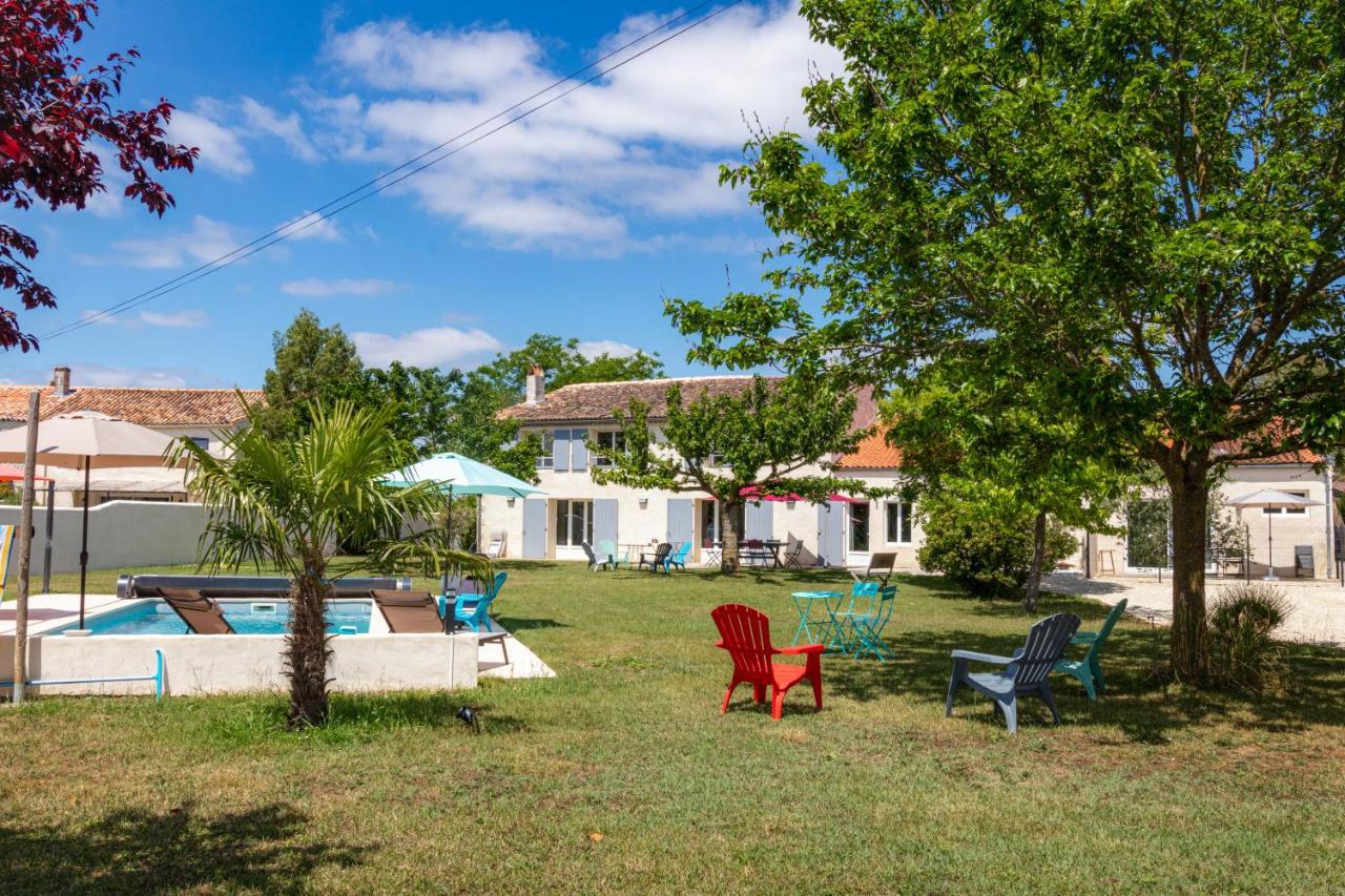 Gite 4 Personnes Avec Piscine Entre Saintes Et Royan Balanzac Exterior foto